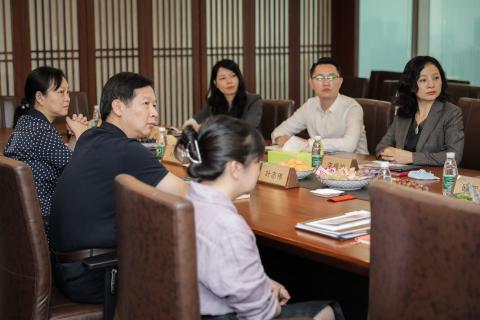 罗湖区委统战部副部长、工商联党组书记叶志伟一行到豪门国际调研