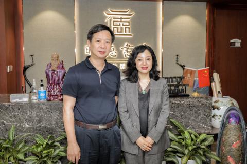 罗湖区委统战部副部长、工商联党组书记叶志伟一行到豪门国际调研