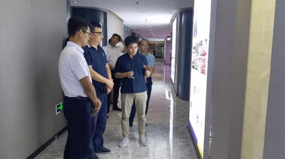江西赣江新区一行领导到豪门国际加速器考察调研
